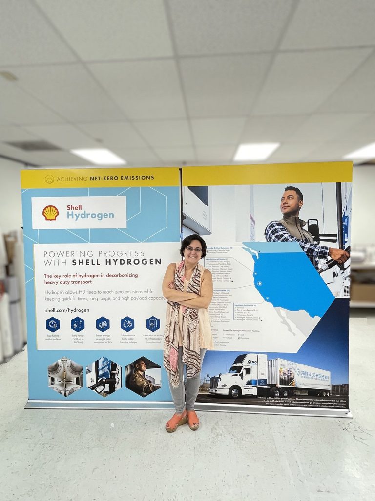 Shell Wide retractable Displays 57in.